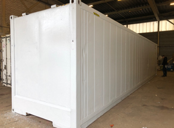 container blanc dans sa longueur