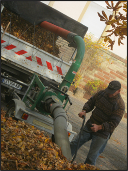 Camionnette pour le ramassage de feuilles