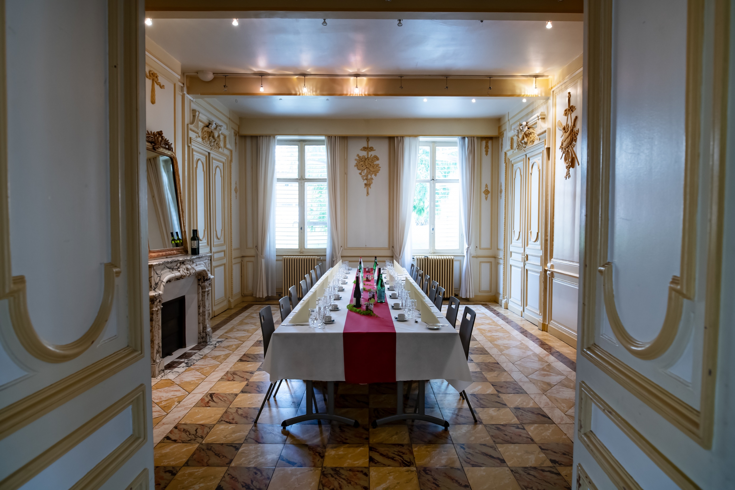 Source: Sauvoy Restauration Salle de réception préparée par Sauvoy Restauration
