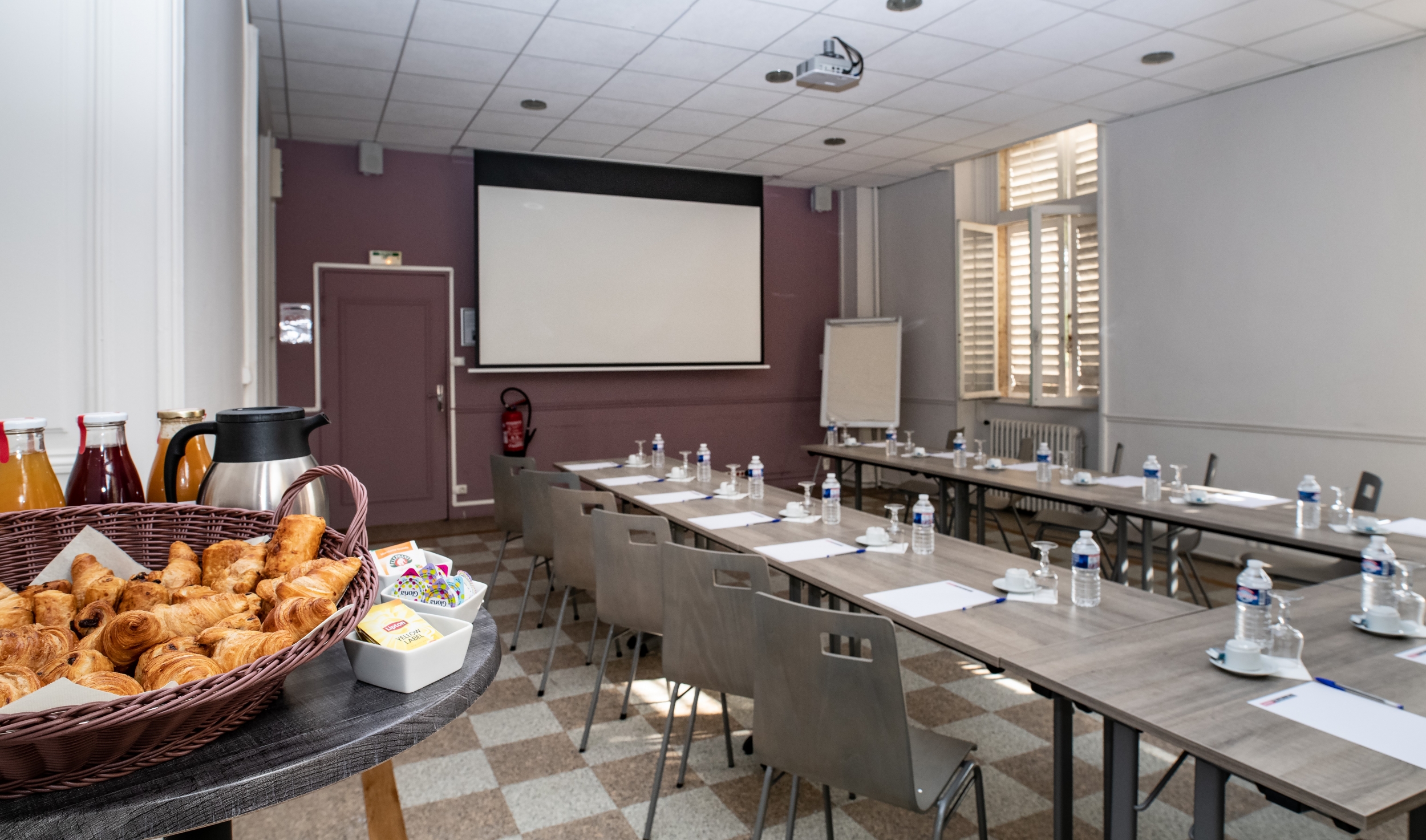 Source: Sauvoy Restauration Salle de réunion préparée par Sauvoy Restauration